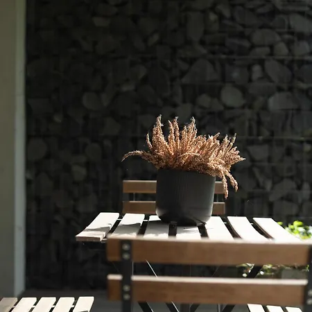 Jesionowa Homely With Garden By Bookinghost *