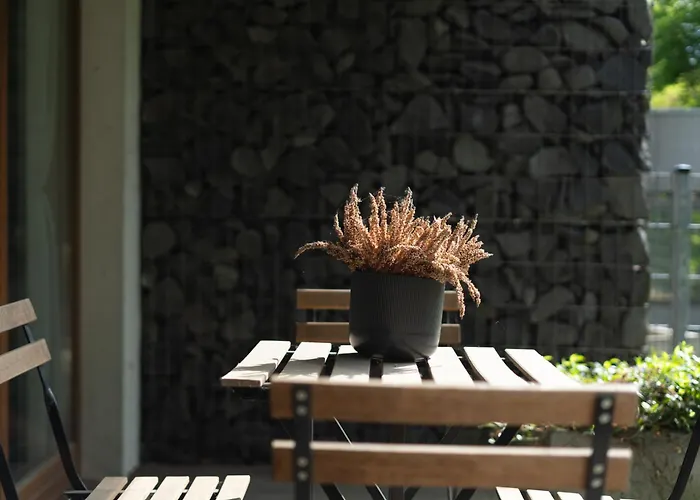 Jesionowa Homely With Garden By Bookinghost *