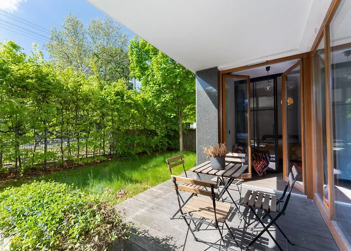 Jesionowa Homely With Garden By Bookinghost Apartmán