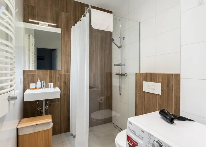 Jesionowa Homely With Garden By Bookinghost *